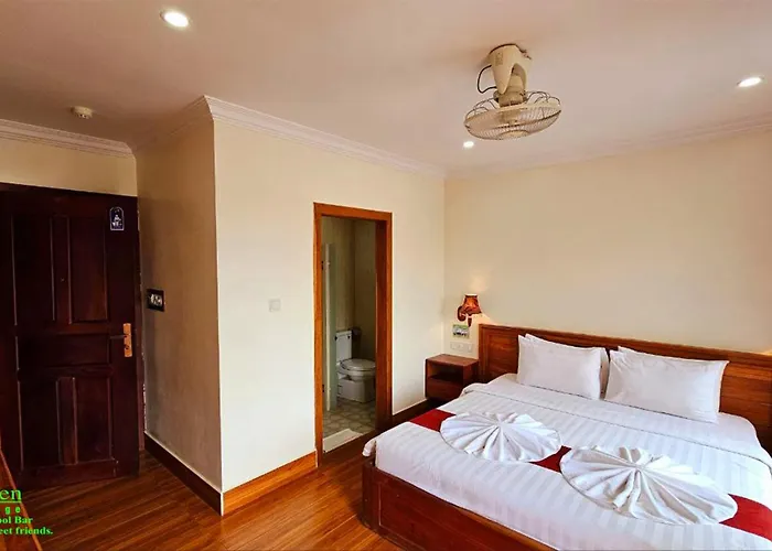Garden Village Boutique & Pool Bar 2*